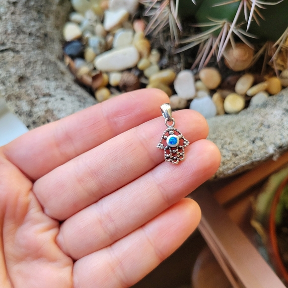 New Handmade 925 Sterling Silver Dainty Hamsa Blue Triplet Opal Evil Eye Charm - Picture 2 of 6
